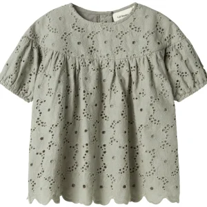 Lil'Atelier NMFDALLY SS LOOSE SHIRT kant groen